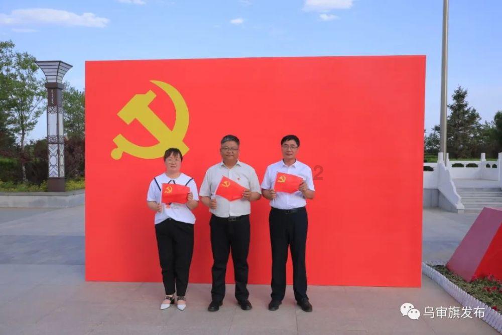 王嘉尔素颜怼脸生图曝光！黑头多，侧脸鼻子疑变形，鼻梁弧度崎岖